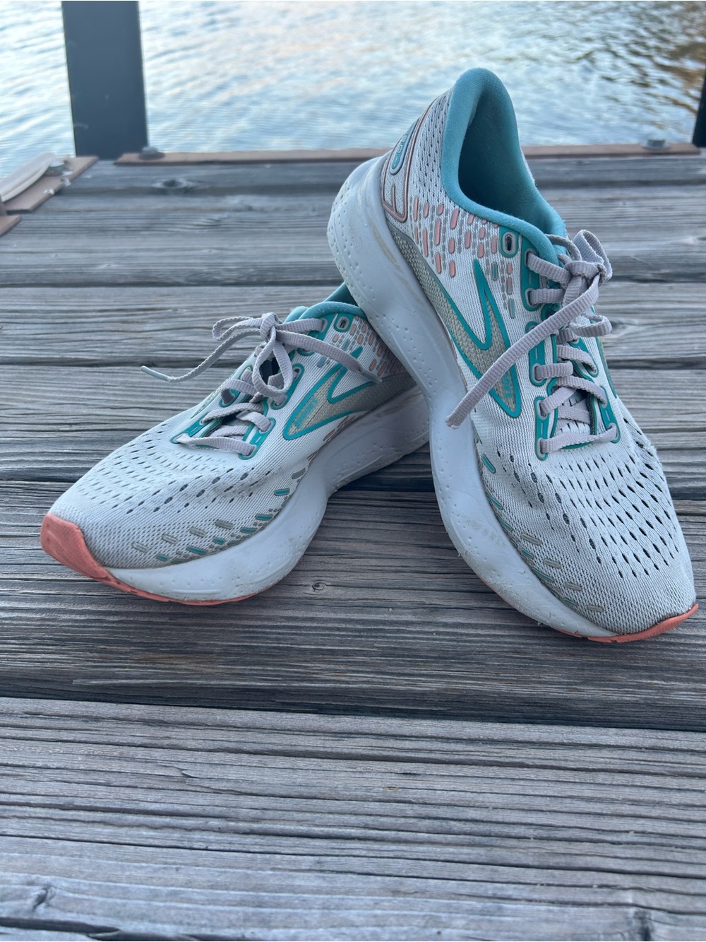 EUC Women’s Brooks  Glycerin 20 Running Shoes
